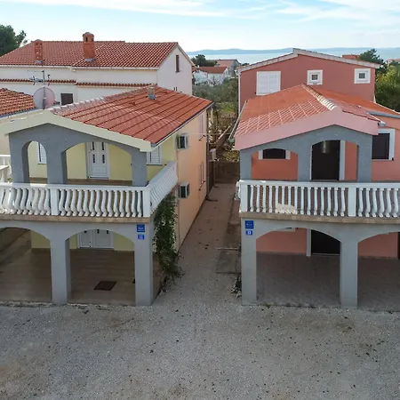 Pahert Apartment Vir