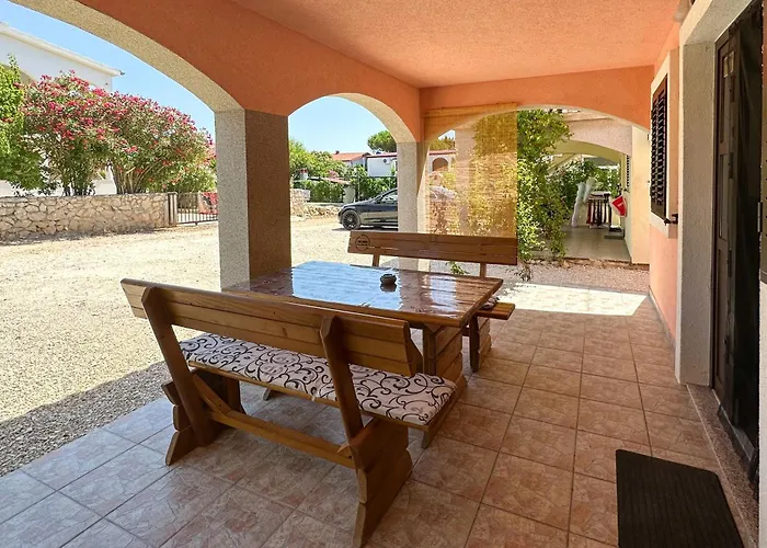 Pahert Apartment Vir